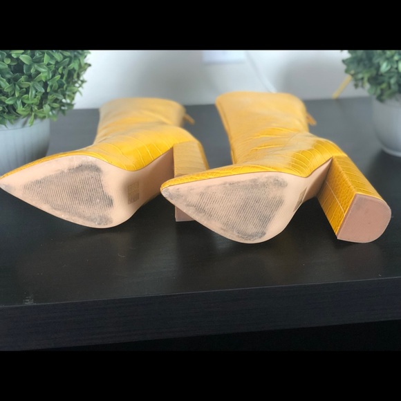 YELLOW CROC HEELS - Picture 5 of 8
